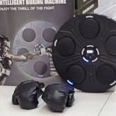 دستگاه بوکس هوشمند دیواری دارای بلوتوث، نمایشگر دیجیتال و چراغهای LED داینامیک به همراه دستکش بوکس در فروشگاه ال آی تویز