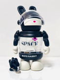 قمقمه فانتزی طرح خرگوش فضانورد مدل Space Moto Rabbit اورجینال دارای بند رودوشی و نی در فروشگاه ال آی تویز