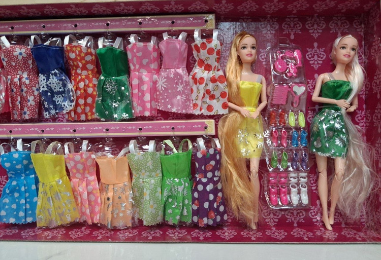 ست عروسک باربی دخترانه با کمد لباسهای مجلسی رنگارنگ و پکیج کفش و کیف مینیاتوری کد ۲۴۹ در فروشگاه ال آی تویز