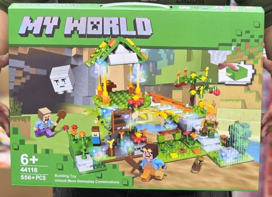 لگو ساختنی ماینکرافت ۵۵۶ قطعه چراغ‌دار مدل MY WORLD کد 44118